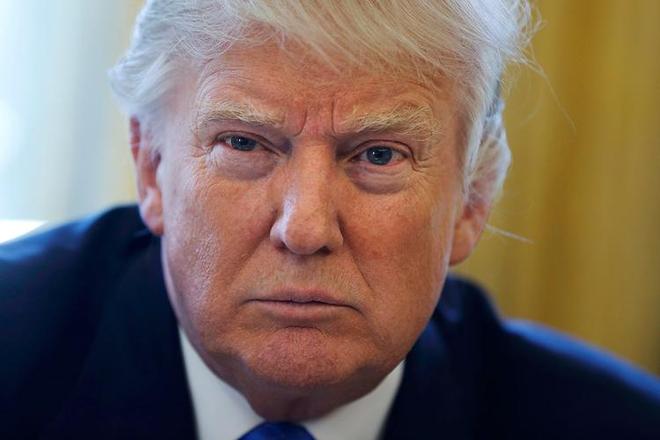 蓝狮娱乐登录：特朗普：对向伊朗提供武器的国家征收50%关税，“立即生效”